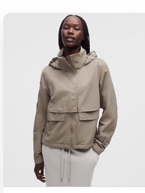 Lululemon Always Effortless classic fit jacket in warm ash grey    Size 6